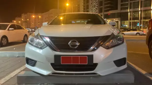 إيجار نيسان التيما في عمان