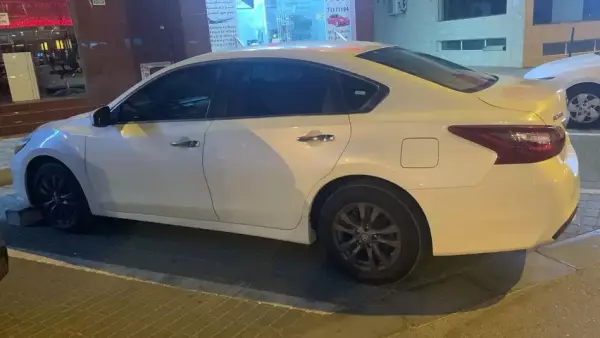 Nissan Altima for rent in Oman