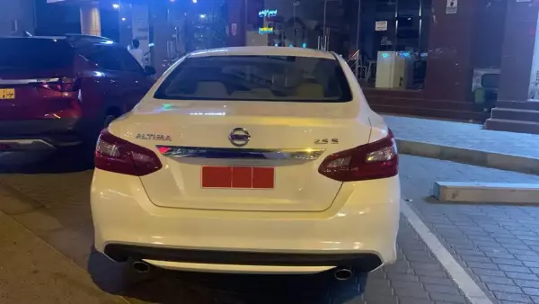 Nissan Altima for rent in Oman