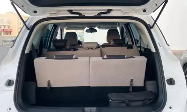 Chevrolet Captiva for rent in Oman