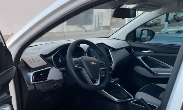 Chevrolet Captiva for rent in Oman